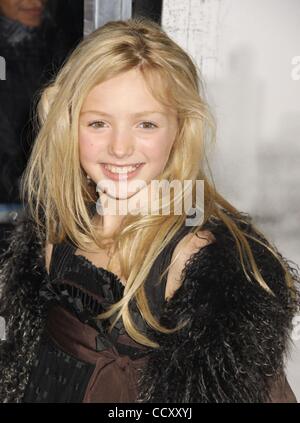 Mar 01, 2010 - New York, New York, USA - Actrice PEYTON LIST assiste à la première de New York 'Remember me' qui s'est tenue à Paris le théâtre. (Crédit Image : Â© Nancy/Kaszerman ZUMA Press) Banque D'Images