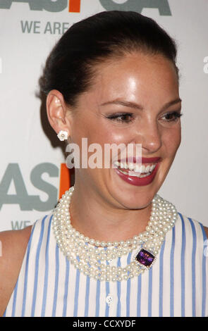 Apr 15, 2010 - New York, NY, USA - Actrice Katherine Heigl assiste à la 13e édition de la ASPCA Bergh ballon tenu à l'Hôtel Plaza. (Crédit Image : © Nancy/Kaszerman ZUMA Press) Banque D'Images