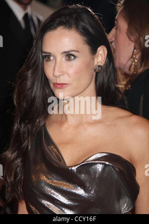 L'actrice Demi Moore assiste au Metropolitan Museum of Art's Costume Institute Gala bénéfice pour l'ouverture de la nouvelle exposition "American Woman : la structuration d'une identité nationale'. Banque D'Images