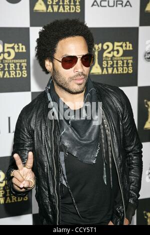 Mar. 06, 2010 - Hollywood, California, United States - Lenny Kravitz.La 25e Independent Spirit Awards.Nokia Event Deck .Le 5 mars 2010.Los Angeles, Ca.Ã'Â© .K64852Crédit : Image RHARV(Â© Roger Harvey/Photos/ZUMApress.com) Globe Banque D'Images