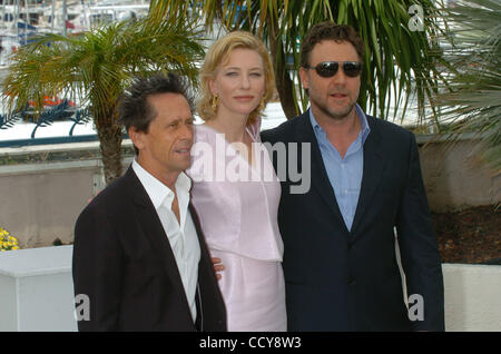 Producteur Brian Grazer, l'actrice Cate Blanchett et l'acteur Russell Crowe assister à la 'Robin des Bois' photocall. Banque D'Images