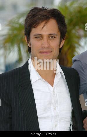 13 mai 2010 - Cannes, France - Président du Jury Caméra D'Or Gael Garcia Bernal assiste à la caméra d'Or photocall du Jury. (Crédit Image : Â© Frédéric/Injimbert ZUMA Press) Banque D'Images