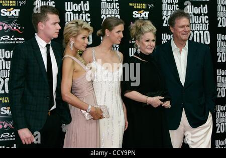 18 mai 2010 - Hollywood, Californie, États-Unis - BARRON NICHOLAS, PARIS, NICKY avec les parents Kathy et Rick Hilton.World Music Awards 2010.Monte Carlo/Monaco.Le 18 mai 2010.Ã'Â© .assiste à la World Music Awards 2010 - Arrivées.au Sporting Club de Monaco 05-18-2010. 2010.K64824Crédit : Image RHARV(Â© Roger Ha Banque D'Images