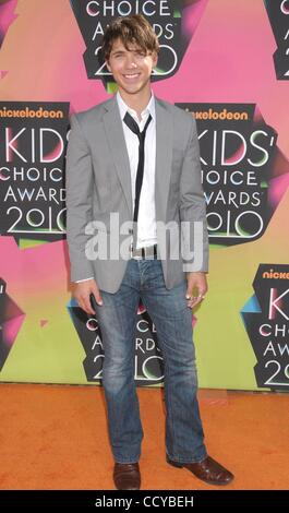 Mar 27, 2010 - Los Angeles, Californie, USA - Acteur STEVEN LONGSFORD au 2010 Nickelodeon's Kids Choice Awards qui a eu lieu à l'UCLA's Pauley Pavilion, Westwood Ca. (Crédit Image : Â© Paul Fenton/ZUMA Press) Banque D'Images