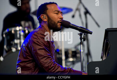 Le 40e anniversaire du Jour de la Terre fête se termine par un concert gratuit sur le Mall à Washington, DC, le 25 avril 2010. Parmi les orateurs figuraient des membres du Congrès, et des militants ainsi que des performances de chanteur John Legend et en couvre-culasse, Sting. Photo par Mannie Garcia Banque D'Images