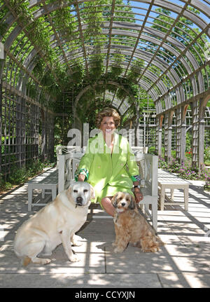 07 mai 2010 - Charlottesville, Virginie, États-Unis - Vigneron PATRICIA KLUGE à son Albemarle Estate, un 45-prix manse sur 330 hectares dans les collines de Charlottesville, Virginie Kluge est mise aux enchères de ses Albemarle et tous les accueil accueil contenu. Kluge déjà vendu certains de ses bijoux, par Sothe Banque D'Images