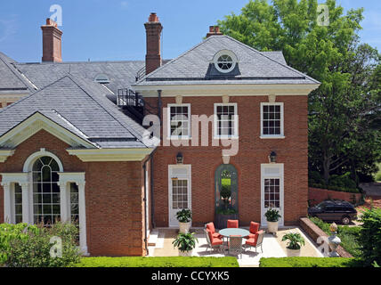 07 mai 2010 - Charlottesville, Virginie, États-Unis - Maison de vigneron milliardaire Patricia Kluge. Le point de vue de l'arrière-cour à l'Albemarle Estate, un 45-prix manse sur 330 hectares dans les collines de Charlottesville, Virginie Kluge est mise aux enchères de ses Albemarle et tous les accueil accueil contenu. Kluge Banque D'Images