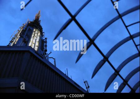 21 avr 2010 - Manhattan, New York, USA - l'Empire State Building l'antenne radio. (Crédit Image : Â© Bryan Smith/ZUMA Press) Banque D'Images