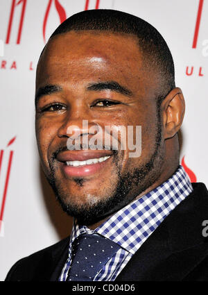 Le 29 mai 2010 - Las Vegas, Nevada, USA - fighter UFC Rashad Evans arrive à l'UFC 114 post après party au Tabu Lounge Ultra au MGM Grand Hotel/Casino, 29 mai 2010 à Las Vegas, Nevada. (Crédit Image : © David Becker/ZUMApress.com) Banque D'Images
