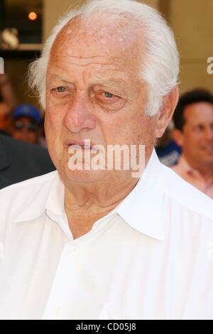 20 juin 2008 - Hollywood, Californie, États-Unis - J13392CHW.LOS ANGELES DODGERS REÇU UN PRIX D'EXCELLENCE DE L'étoile sur le Hollywood Walk of Fame.Hollywood & Highland, Hollywood, CA .06/20/08.TOMMY LASORDA (crédit Image : Â© Clinton Wallace/Globe Photos/ZUMAPRESS.com) Banque D'Images