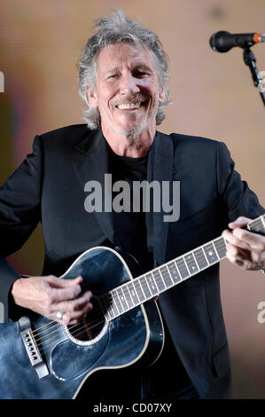 27 avril, 2008 ; Indio, CA, USA ; musicien ROGER WATERS L'exécution au cours de la vallée de Coachella 2008 Music & Arts Festival à l'Empire Polo Club. Crédit obligatoire : Photo par Vaughn Youtz/ZUMA Press. (©) Copyright 2007 par Vaughn Youtz. Banque D'Images