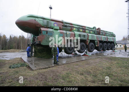 Plesetsk - port spatial de la Russie du Nord canadien situé dans la région d'Arkhangelsk, à environ 800 km au nord de Moscou. Sur la photo : Intercontinental ballistic missile Topol RS12M est prêt pour le lancement d'essai Banque D'Images