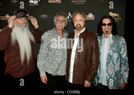 Apr 10, 2010 - Ledyard, Iowa, États-Unis - William Lee Golden, DUANE ALLEN, JOE BONSALL ET RICHARD STERBAN du Oak Ridge Boys assister à la Kenny Rogers : les 50 premières années au MGM Grand at Foxwoods le 10 avril 2010. (Crédit Image : © Aviv petit/ZUMA Press) Banque D'Images