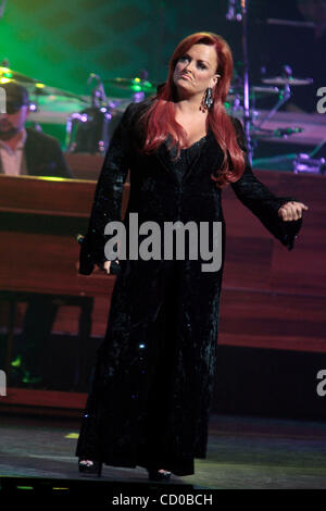 Apr 10, 2010 - Ledyard, Iowa, États-Unis - Chanteur WINONA JUDD fonctionne à Kenny Rogers : les 50 premières années au MGM Grand at Foxwoods le 10 avril 2010. (Crédit Image : © Aviv petit/ZUMA Press) Banque D'Images