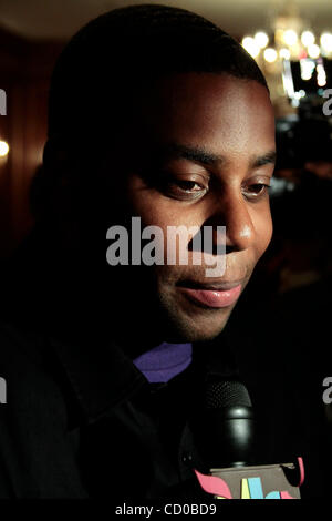 Apr 12, 2010 - New York, New York, États-Unis - KENAN THOMPSON arrive à l'Academy of Television Arts & Sciences présente une soirée avec 'Samedi soir Live' à l'Hôtel Pierre le 12 avril 2010. (Crédit Image : © Aviv petit/ZUMA Press) Banque D'Images