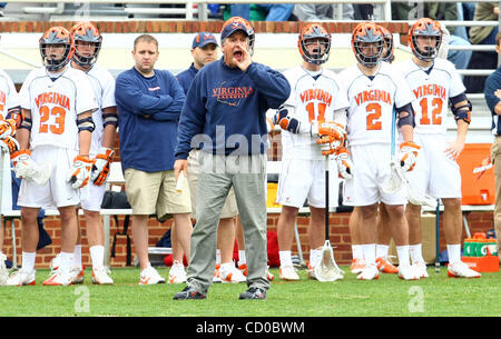 04 mai 2010 - Charlottesville, Virginie, États-Unis - University of Virginia men's lacrosse équipe dirigée par l'entraîneur-STARCIA DOM a publié une déclaration mardi en disant qu'ils vont jouer le reste de la saison à Charlottesville, VA. George Huguely, 22, une étudiante de quatrième année de Chevy Chase, dans le Maryland, a être Banque D'Images