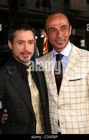 Le 30 avril 2008 - Hollywood, Californie, États-Unis - J13325CHW.''IRONMAN'' PREMIERE .le Grauman's Chinese Theatre, à Hollywood, CA .04/30/08.ROBERT DOWNEY JR ET Shaun Toub (crédit Image : Â© Clinton Wallace/Globe Photos/ZUMAPRESS.com) Banque D'Images