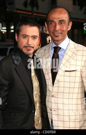 Le 30 avril 2008 - Hollywood, Californie, États-Unis - J13325CHW.''IRONMAN'' PREMIERE .le Grauman's Chinese Theatre, à Hollywood, CA .04/30/08.ROBERT DOWNEY JR ET Shaun Toub (crédit Image : Â© Clinton Wallace/Globe Photos/ZUMAPRESS.com) Banque D'Images