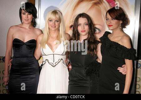 20 août 2008 - Hollywood, Californie, États-Unis - J13581CHW.''L'HOUSE BUNNY'' LOS ANGELES PREMIERE .MANN VILLAGE THEATRE, Westwood, CA .08/20/08.Rumer Willis, Anna Faris, KAT Dennings ET EMMA STONE (crédit Image : Â© Clinton Wallace/Globe Photos/ZUMAPRESS.com) Banque D'Images
