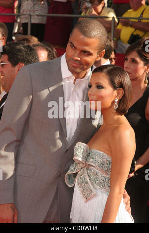 21 septembre 2008 - Hollywood, Californie, États-Unis - J13810CHW.60E Primetime Emmy Awards - Arrivals .NOKIA THEATRE, LOS ANGELES, CALIFORNIE 09-21-2008.Eva Longoria Parker et son mari Tony Parker (crédit Image : Â© Clinton Wallace/Globe Photos/ZUMAPRESS.com) Banque D'Images