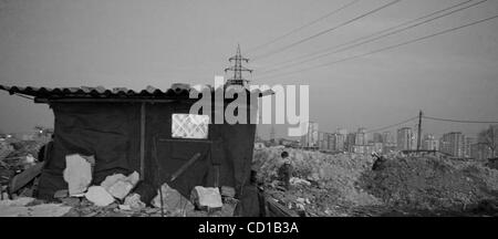 10/02/2008 Istanbul - Turquie - Le premier est la fixation des zones en ruines et vivent dans des conditions insalubres qui s'est produite en raison de l'urbanisation non planifiée, d'autre part ces domaines sont considérés comme des investissements en capital. Village olympique et ses environs est le principal facteur qui a accéléré le projet. Aya Banque D'Images