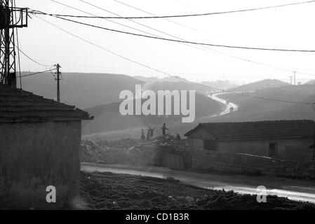 10/02/2008 Istanbul - Turquie - Le premier est la fixation des zones en ruines et vivent dans des conditions insalubres qui s'est produite en raison de l'urbanisation non planifiée, d'autre part ces domaines sont considérés comme des investissements en capital. Village olympique et ses environs est le principal facteur qui a accéléré le projet. Aya Banque D'Images