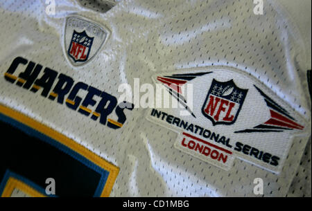 HLchgrsLondonLogo291287x003.jpg 10/13/2008 LA PETITE ITALIE (San Diego, Californie) États-Unis d'  La NFL International Series London patch est sur les San Diego Chargers jerseys joueurs√"dans la préparation du voyage l'équipe va faire à Londres, en Angleterre pour jouer la Nouvelle Orleans Saints le dimanche 26 octobre. Manda Banque D'Images