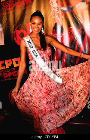 Nov 07, 2008 - Las Vegas, Nevada, USA - Miss USA, CRYSTLE STEWART, arrive à une projection spéciale du film de Lionsgate, 'Repo ! L''opéra génétique au Planet Hollywood Resort & Casino. (Crédit Image : © Valerie Nerres/ZUMA Press) Banque D'Images