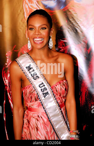 Nov 07, 2008 - Las Vegas, Nevada, USA - Miss USA, CRYSTLE STEWART, arrive à une projection spéciale du film de Lionsgate, 'Repo ! L''opéra génétique au Planet Hollywood Resort & Casino. (Crédit Image : © Valerie Nerres/ZUMA Press) Banque D'Images