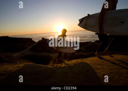 14 novembre 2008   San Diego Californie USA  Point Loma Nazarene University est entrée en 5ème dans le classement de la nation de lates's top 10 des écoles de surf. Crédit obligatoire : Photo par John R. McCutchen/San Diego Union-Tribune/Zuma Press. Copyright 2008 San Diego Union-Tribune Banque D'Images