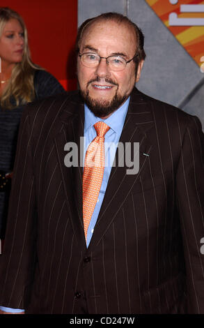 17 novembre 2008 - Hollywood, Californie, États-Unis - J13858PR.''BOLT'' PREMIERE PRÉSENTÉ PAR WALT DISNEY ANIMATION STUDIOS EL CAPITAN THEATRE, Los Angeles, CA 11/17/08.JAMES LIPTON(Image Crédit : Â© Phil Roach/Photos/ZUMAPRESS.com) Globe Banque D'Images