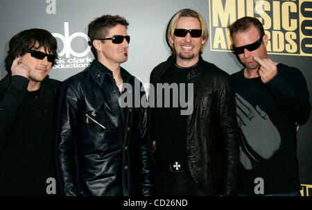 Nov 23, 2008 - Los Angeles, Californie, USA - Musiciens NICKELBACK arrivant à l'America Music Awards, qui a eu lieu au Nokia Theater. (Crédit Image : © Lisa O'Connor/ZUMA Press) Banque D'Images