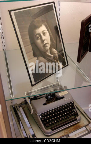 COLUMBUS, GA - 24 avril : Le Carson McCullers Centre pour les écrivains et les musiciens, la maison familiale de l'auteur et dramaturge Carson McCullers à Columbus, Géorgie, le mardi, 24 avril 2007. McCullers a écrit "Le coeur est un chasseur solitaire" et "les États du mariage." (Photo par Erik S. moindre/pour le Banque D'Images