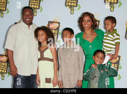 29 mars 2008 - Westwood, Californie, USA - Actrice HOLLY ROBINSON PEETE-mari, RODNEY PEETE et enfants arrivant au Kid's Choice Awards 2008 qui a eu lieu à l'UCLA. (Crédit Image : © Lisa O'Connor/ZUMA Press) Banque D'Images