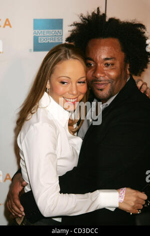 Apr 26, 2008 - New York, NY, USA - Chanteur/actrice Mariah Carey et réalisateur LEE DANIELS au New York premiere de 'California' qui s'est tenue au Tribeca Performing Arts Centre a tenu pendant le Tribeca Film Festival. (Crédit Image : © Nancy/Kaszerman ZUMA Press) Banque D'Images