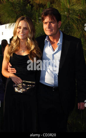 31 mai 2008 - Hollywood, Californie, États-Unis - J13375PR.CHRYSALIS BUTTERFLY BALL.Résidence privée BRENTWOOD ,CA 05-31-2008.Charlie Sheen ET SA FEMME BROOKE MUELLER. - - 2008.(Image Crédit : Â© Phil Roach/Photos/ZUMAPRESS.com) Globe Banque D'Images