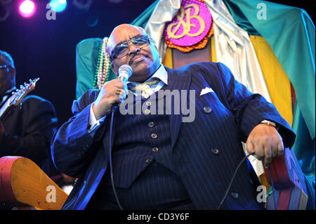 15 juin 2008 - Manchester, New York, USA - Rock n Roll Hall of Fame musicien légendaire Membre Solomon Burke effectue vivre comme son 2008 tournée actuelle rend un arrêt au Bonnaroo Music and Arts Festival. Les quatre jours de camping multi-étape festival attire plus de 90 000 fans de musique et est conservé sur un 700-acr Banque D'Images