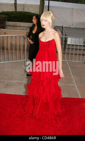 22 septembre 2008 - New York, New York, États-Unis - K59911RM.The Metropolitan Opera 125ème Soirée d'ouverture SAISON GALA AU LINCOLN CENTER DE NEW YORK LE 09-22-2008. - TAYLOR MOMSEN(Image Crédit : Â© Rick Mackler/Photos/ZUMAPRESS.com) Globe Banque D'Images