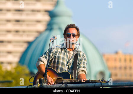 Octobre 04, 2008 - Philadelphia, PA, USA-Bruce Springsteen à rock pour changer les concerts pour Obama à Philadelphie PA (crédit Image : (c) Ricky Fitchett/ZUMA Press) Photographe : Ricky Fitchett Source : Ricky Fitchett Titre : photographe Contrat Crédit : ZUMA Press Ville : état : Philadelphie PA Pays : USA Ca Banque D'Images