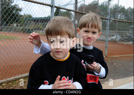 5 ans autiste twins Ben et Sam Schwenker, Marietta, GA Banque D'Images