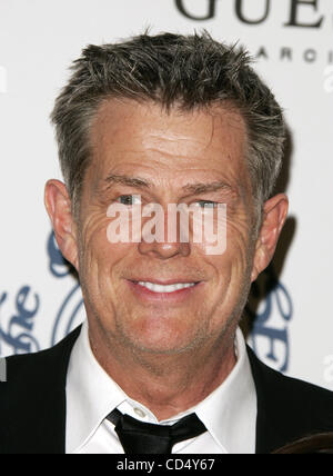 Oct 25, 2008 - Los Angeles, Californie, USA - David FOSTER pendant les arrivées au Carrousel du 30e anniversaire de l'espoir à l'hôtel Beverly Hilton. (Crédit Image : © Lisa O'Connor/ZUMA Press) Banque D'Images