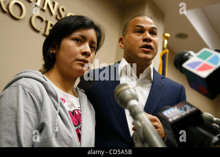 Mar 03, 2008 - Bronx, New York, USA - chauffeur de taxi Klever Sailema, 44 ans, a été chargé de produire un faux rapport de police et de facilitation pénale le 1 mars 2008, après avoir dit à la police un homme à gauche un bébé et un sac à couches à l'arrière de son taxi dans le Queens, NY, le 28 février 2008. Sailema a pris 6 mois Banque D'Images