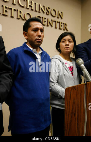 Mar 03, 2008 - Bronx, New York, USA - chauffeur de taxi Klever Sailema, 44 ans, a été chargé de produire un faux rapport de police et de facilitation pénale le 1 mars 2008, après avoir dit à la police un homme à gauche un bébé et un sac à couches à l'arrière de son taxi dans le Queens, NY, le 28 février 2008. Sailema a pris 6 mois Banque D'Images