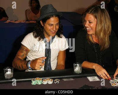 Le 14 juillet 2008 - Holmby Hills, Californie, États-Unis - Jul 14, 2008 - Holmby Hills, California, USA - Ryan Cabrera réagit en jouant au poker à la Playboy et pré-Blu-Ray ESPY awards Pool Party à la Playboy Mansion le lundi 14 juillet, à Holmby Hills, en Californie. (Crédit Image : © Patrick Fallon/ZUMApre Banque D'Images