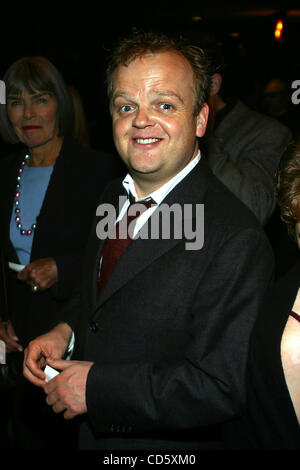 18 mai 2003 - New York, New York, États-Unis - K30756SD0518.48RM E Drama Desk Awards.FIORELLO H. LAGUARDIA HIGH SCHOOL .DE MUSIC & ART AND PERFORMING ARTS .LINCOLN CENTER, NEW YORK New York. / 2003. .TOBY JONES.(Image Crédit : Â© Rick Mackler/Photos/ZUMAPRESS.com) Globe Banque D'Images