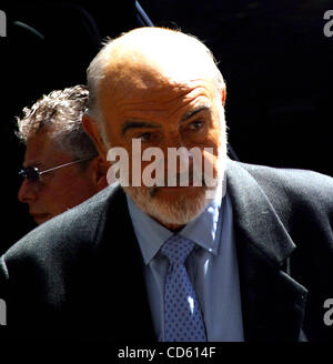 23 juin 2003 - New York, New York, États-Unis - K31361SD RM0623.CELEBS À LA "SIG ET KELLY' talk show..NEW YORK New York.. / 2003.SEAN CONNERY.(Image Crédit : Â© Rick Mackler/Photos/ZUMAPRESS.com) Globe Banque D'Images