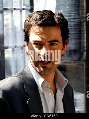 23 juin 2003 - New York, New York, États-Unis - K31361SD RM0623.CELEBS À LA "SIG ET KELLY' talk show..NEW YORK New York.. / 2003.RON LIVINGSTON(Image Crédit : Â© Rick Mackler/Photos/ZUMAPRESS.com) Globe Banque D'Images