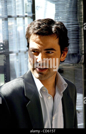 23 juin 2003 - New York, New York, États-Unis - K31361SD RM0623.CELEBS À LA "SIG ET KELLY' talk show..NEW YORK New York.. / 2003.RON LIVINGSTON(Image Crédit : Â© Rick Mackler/Photos/ZUMAPRESS.com) Globe Banque D'Images