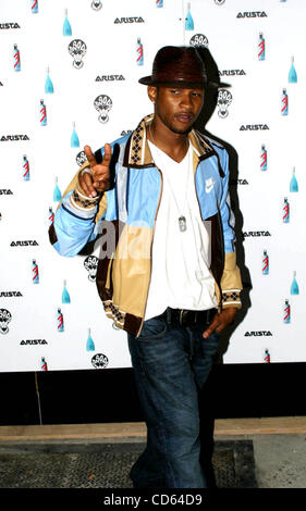 27 août 2003 - New York, New York, États-Unis - K32453RM. SD08/27/2003..SO SO DEF LES MTV Video Music Awards AU ROY PARTI LIEBENTHAL'S POP BURGER , NYC..USHER.(Image Crédit : Â© Rick Mackler/Photos/ZUMAPRESS.com) Globe Banque D'Images