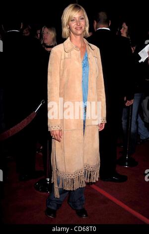 24 septembre 2003 - Hollywood, Californie, États-Unis - J8024PR.WONDERLAND PREMIÈRE AU THÉÂTRE CHINOIS, CA.09/24/2003. / / 2003.Lisa Kudrow(Image Crédit : Â© Phil Roach/Photos/ZUMAPRESS.com) Globe Banque D'Images